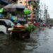 YANGON, Sejumlah pedagang menunggu pelanggan di sebuah area yang terendam banjir akibat hujan lebat di Yangon, Myanmar, pada 11 Mei 2024. (Xinhua/Myo Kyaw Soe)