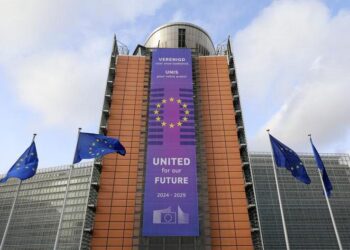 Foto yang diabadikan pada 29 Januari 2025 ini menunjukkan Gedung Berlaymont, kantor pusat Komisi Eropa, di Brussel, Belgia. (Xinhua/Meng Dingbo)