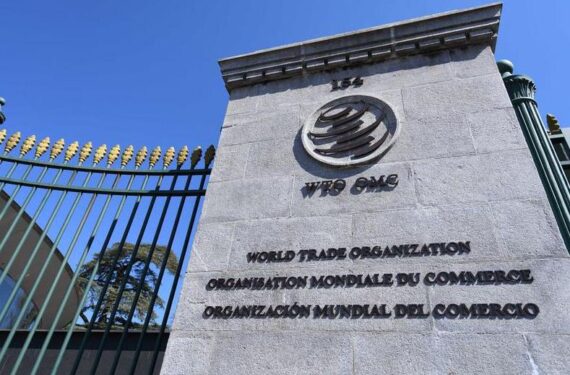 Logo Organisasi Perdagangan Dunia (WTO) terlihat di Jenewa, Swiss, pada 5 April 2023. (Xinhua/Lian Yi)