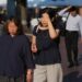 Sejumlah pejalan kaki melintas di sebuah jalan di Tokyo, Jepang, pada 18 Juni 2025. (Xinhua/Jia Haocheng)