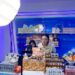Foto yang diabadikan pada 18 Juli 2025 ini menunjukkan Xiao Yulan, seorang livestreamer muda, sedang mempromosikan sejumlah produk via siaran langsung daring (livestream) di Daerah Otonom Etnis Zhuang Guangxi, China selatan. (Xinhua)