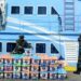 Sejumlah tentara menurunkan paket bantuan dari Badan Nasional Penanggulangan Bencana (BNPB) di Pulau Bawean, Provinsi Jawa Timur, pada 25 Maret 2024. (Xinhua/Sahlan Kurniawan)