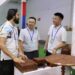Seorang ekshibitor (kiri) mempromosikan produk kepada para tamu dalam Pameran Investasi dan Perdagangan Lanzhou China (China Lanzhou Investment and Trade Fair) ke-31 di Lanzhou, Provinsi Gansu, China barat laut, pada 6 Juli 2025. Pertama kali diselenggarakan pada 1993, Pameran Investasi dan Perdagangan Lanzhou China berfungsi sebagai peluang untuk pembukaan wilayah China barat laut sekaligus ajang penting untuk kerja sama ekonomi dan perdagangan Sabuk dan Jalur Sutra. (Xinhua/Zhang Zhimin)