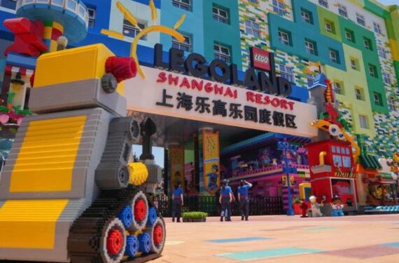 Foto yang diabadikan pada 3 Juli 2025 ini menunjukkan pemandangan LEGOLAND Shanghai Resort di Shanghai, China timur. (Xinhua/Ding Ting)