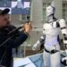 Sebuah robot yang dapat bernyanyi terlihat dalam Forum Kebudayaan Bersatu Internasional St. Petersburg ke-10 di St. Petersburg, Rusia, pada 12 September 2024. (Xinhua/Irina Motina)