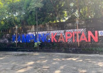 Foto yang diabadikan pada 21 Juni 2025 ini menunjukkan kawasan bersejarah Kampung Kapitan yang terletak di tepi Sungai Musi di Kota Palembang, Provinsi Sumatra Selatan. (Xinhua/Poppy Amelia Sevina)