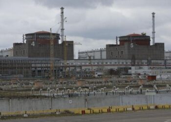 Foto yang diabadikan pada 29 Maret 2023 ini menunjukkan Pembangkit Listrik Tenaga Nuklir Zaporizhzhia di Ukraina selatan. (Xinhua/Victor)