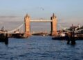 Tower Bridge terlihat saat matahari terbenam di London, Inggris, pada 2 Agustus 2025. (Xinhua/Wang Muhan)